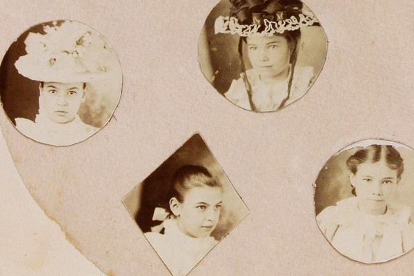 Scrapbook Albums from American History: Printed &amp; Manuscript Memories